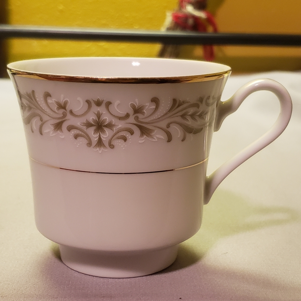 1 Vtg Coffee Tea Hot Chocolate Cup W/Footer Allegro By Royal Worcester